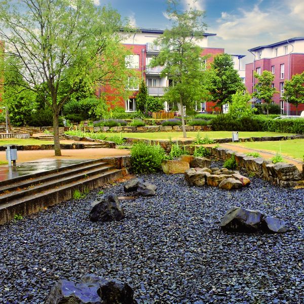 Grünanlage zur Versickerung und Regenwasserrückhalt