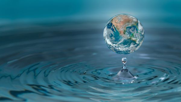 Erde als Wassertropfen
