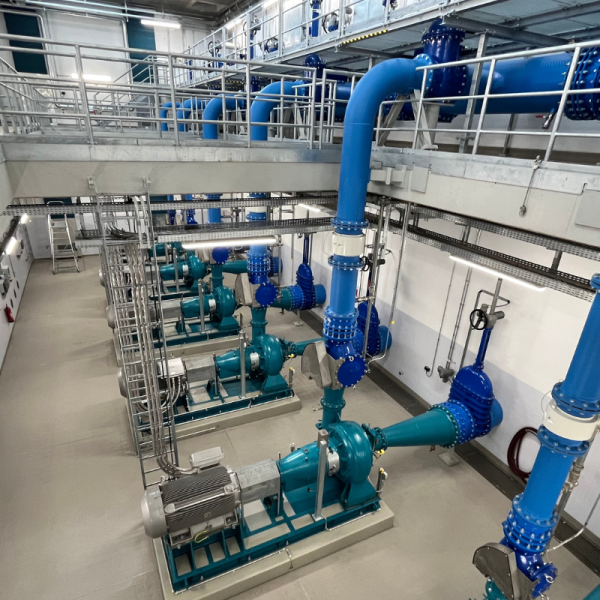 Blick von oben in ein Pumpwerk